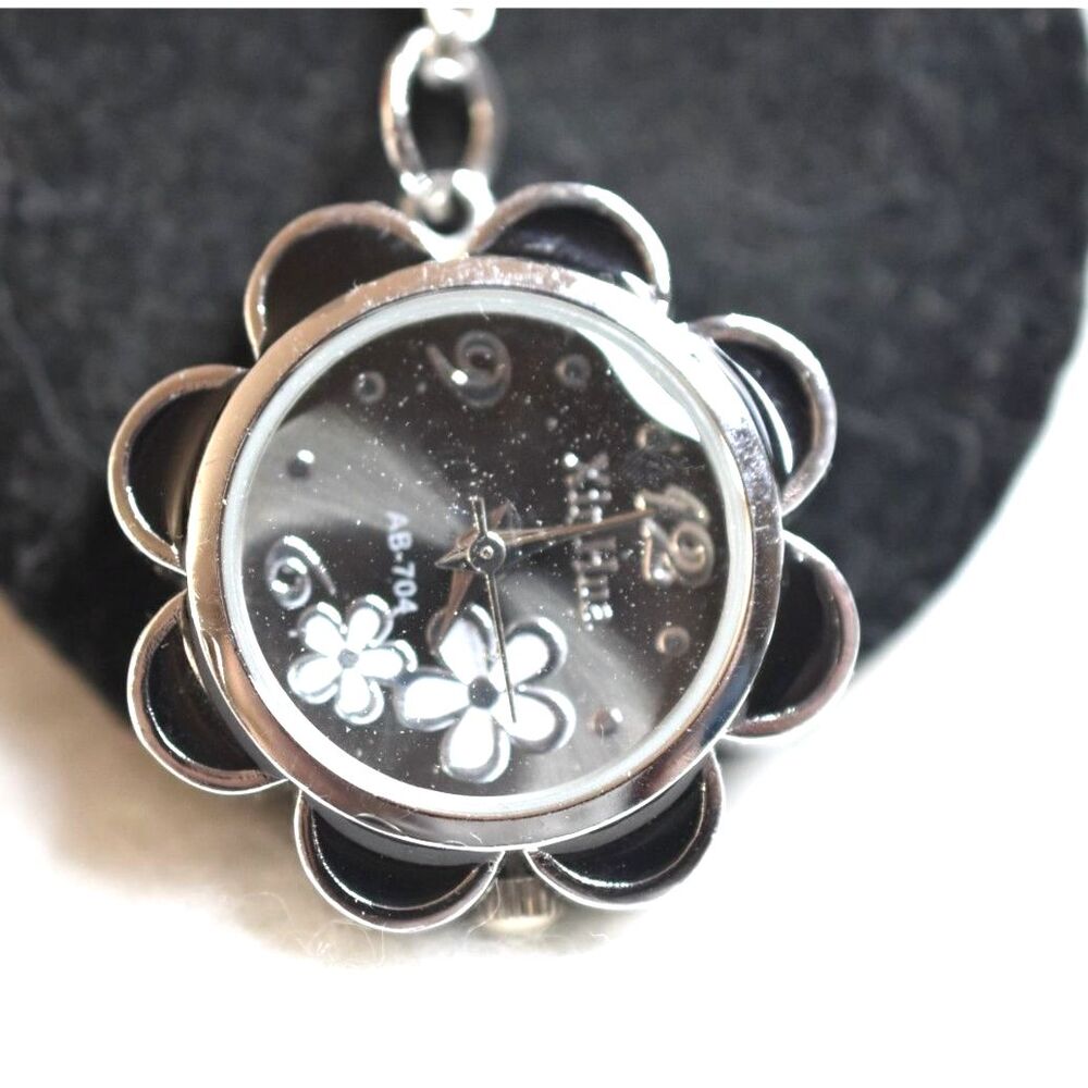 XinHua Victorian Style Silver Tone Link 24" Chain Flower Pendant Watch Necklace